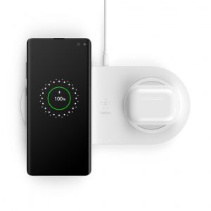 BELKIN Qi dualná podložka, 2x10W s adaptérom, biela WIZ002vfWH